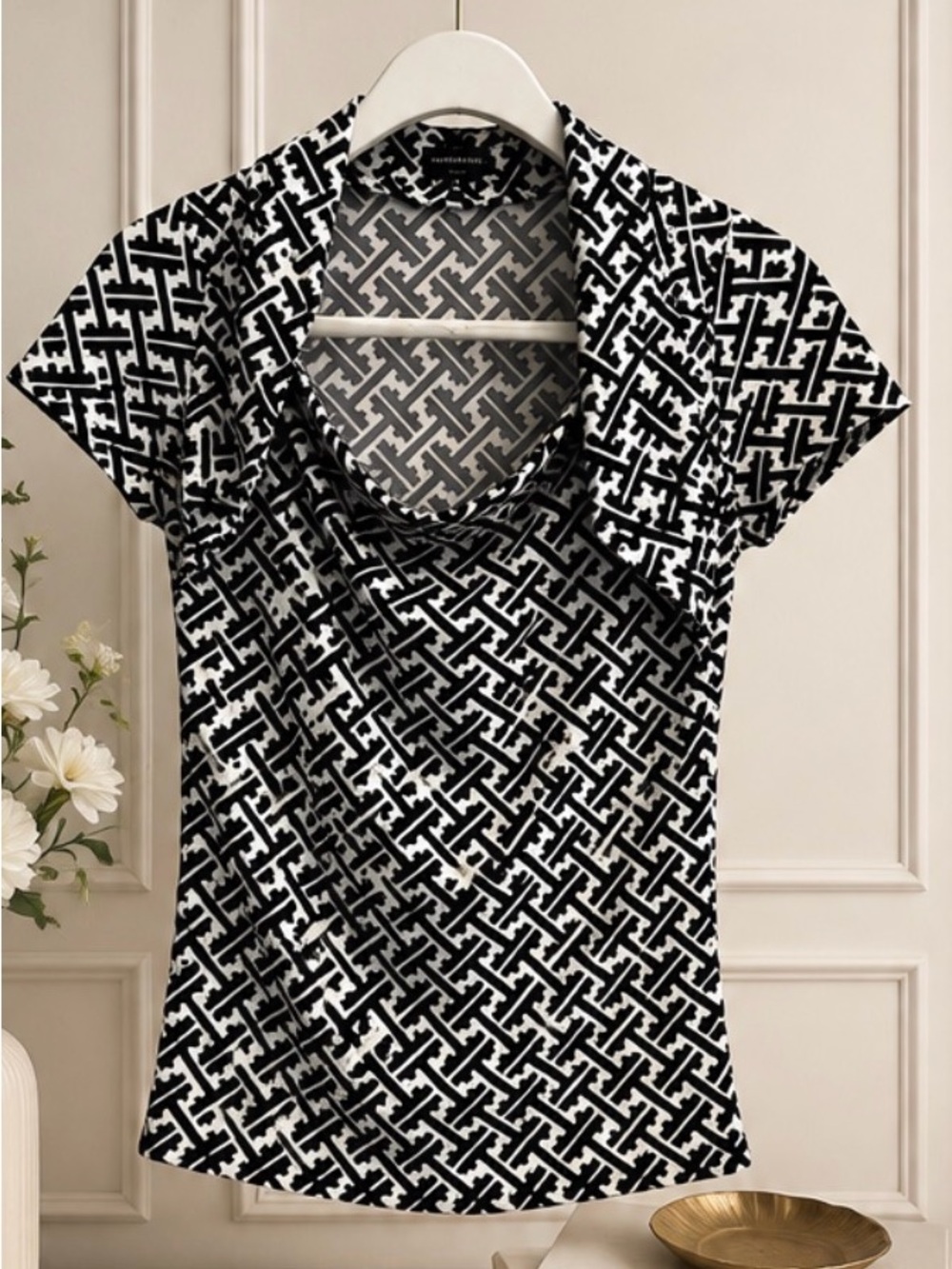 Antonio Melani Black & White Geometric Cowl Neck Top – XS